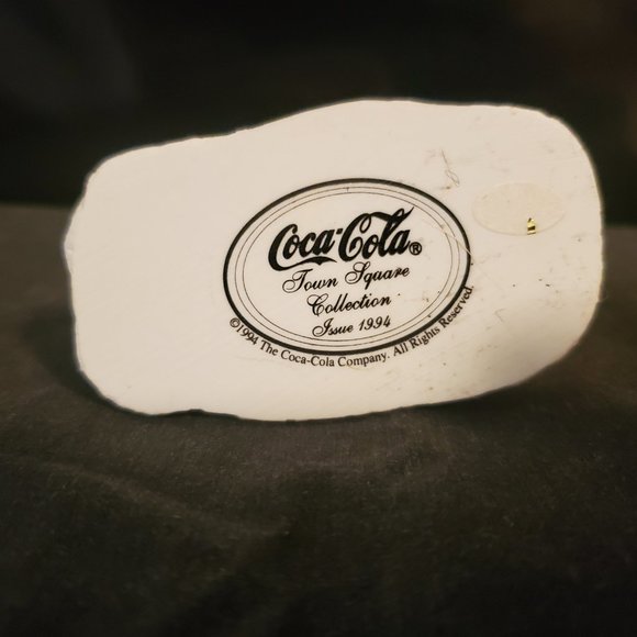 Coca-Cola "Town Square Collection" Man Pushing Woman on Sled 1994 - Picture 5 of 5